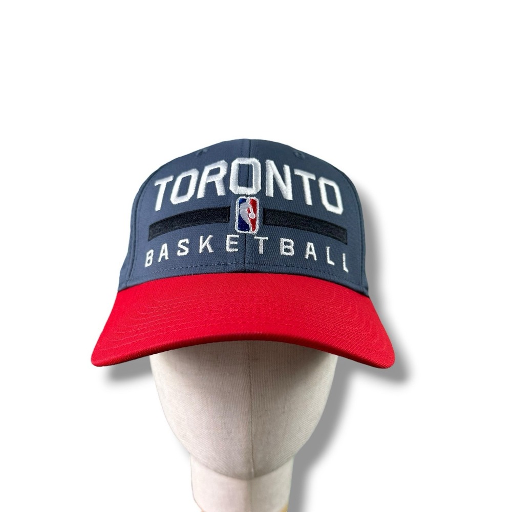 Adidas NBA Toronto Raptors Gray/Red Spellout Flex Fit Hat Sz L/XL LNWOT MINT